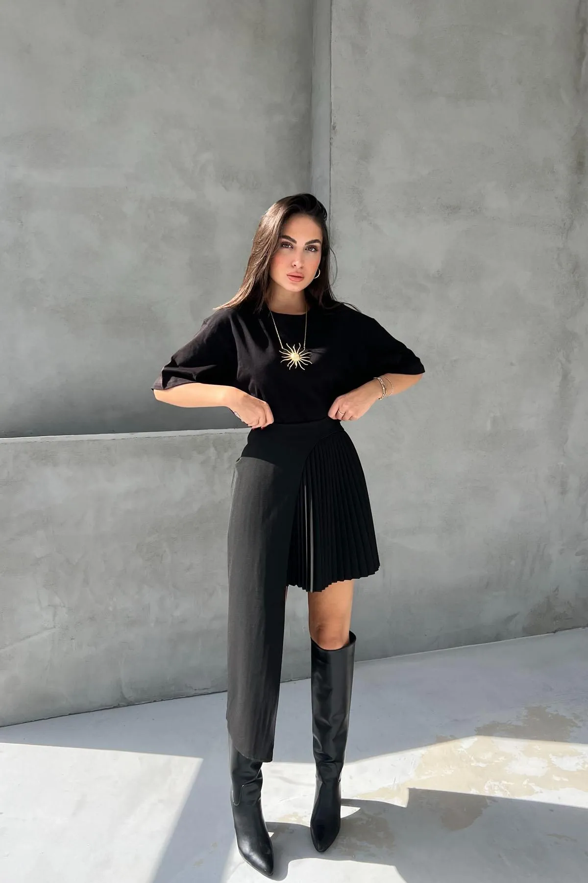 Black Pleated Asymmetric Cut Design Skirt